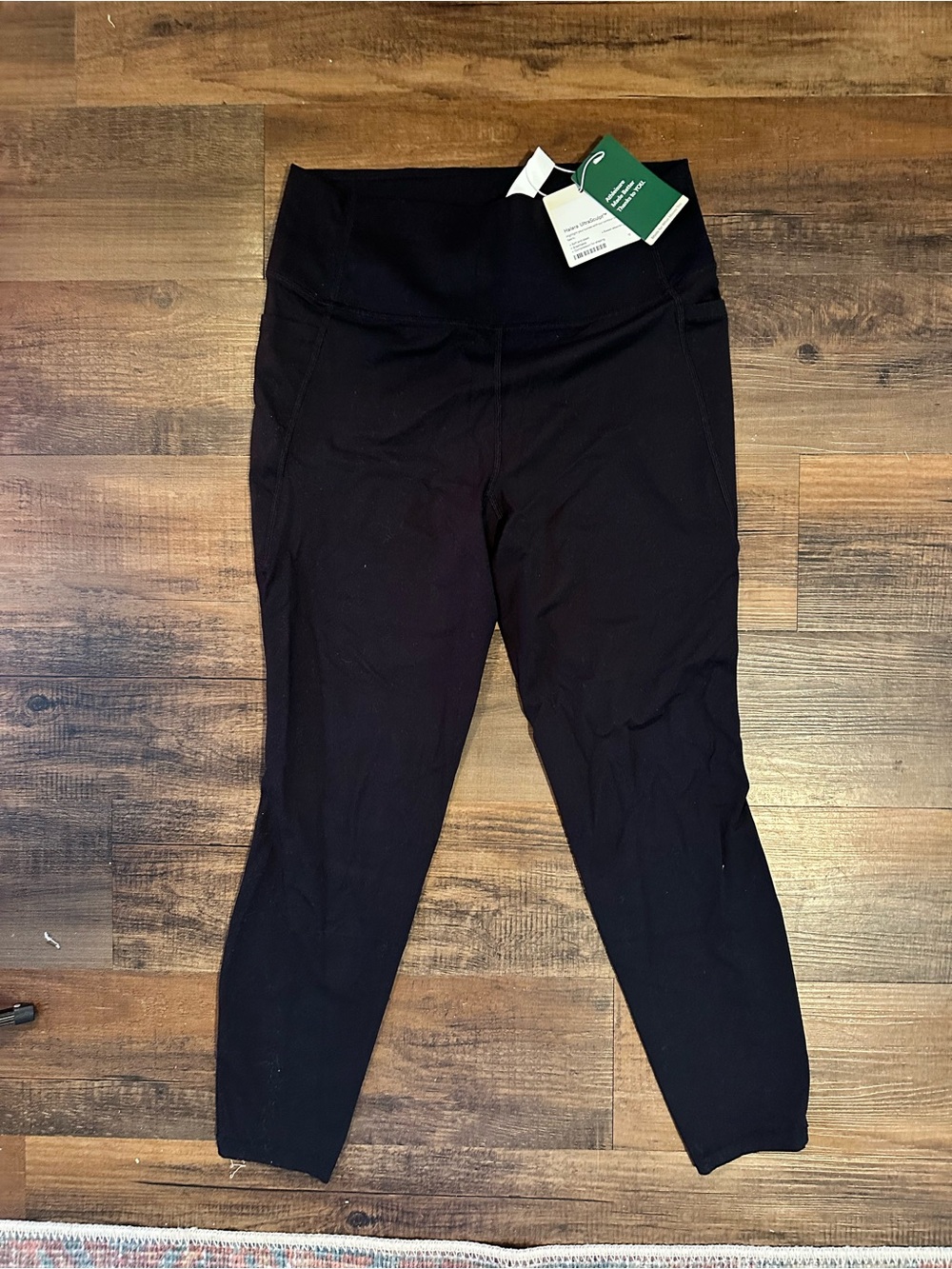 NWT Halara Ultrascuplt Large 7/8 length